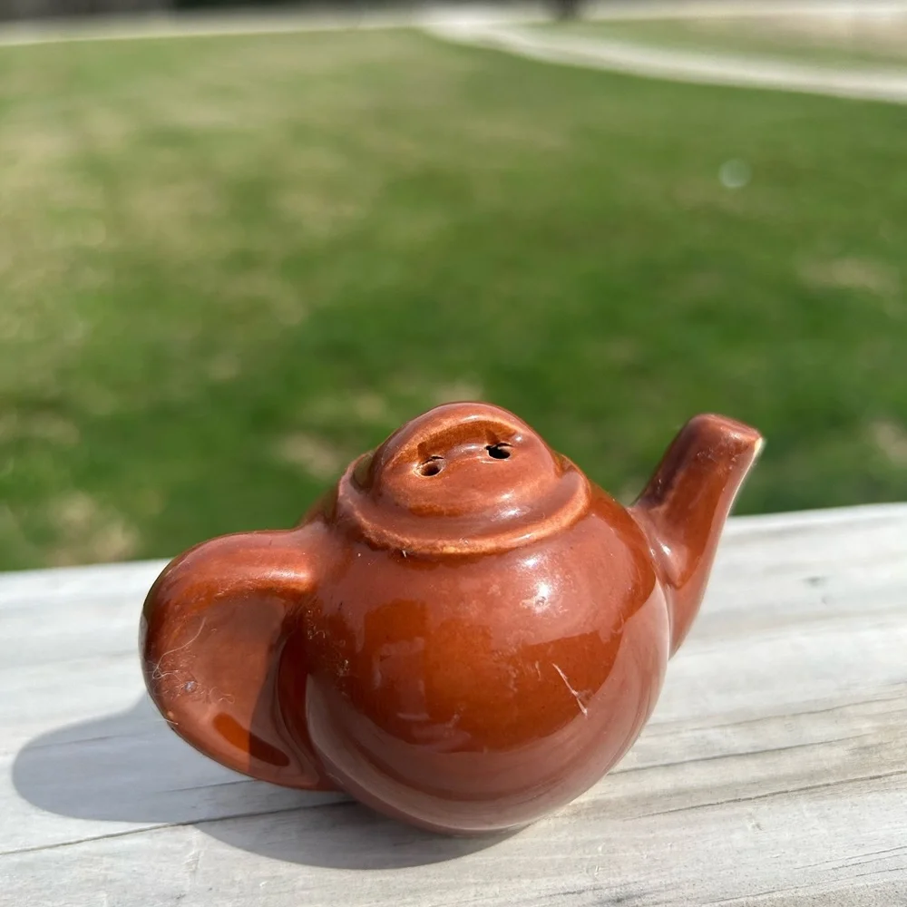Vintage Brown Tea Pot‎ Style Salt And Pepper Shakers